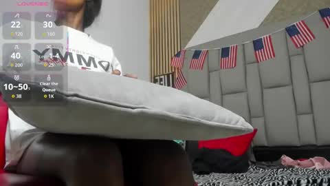 Snapshot of daffnelewis chatting on 09.15.25 daffnelewis online show from 09.15.25