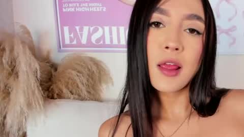 dafne_hillss online show from 05.26.26