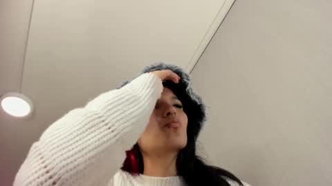 dafne huges online show from 12.24.24