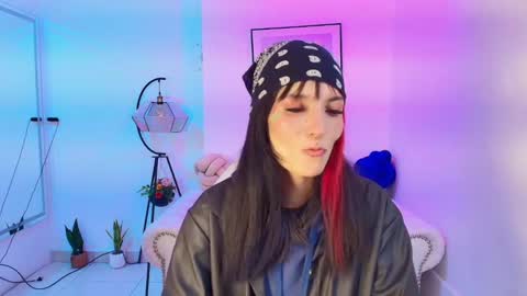 dafne huges online show from 01.14.25