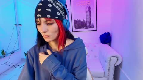 dafne huges online show from 01.14.25