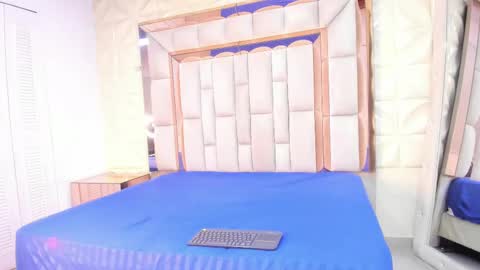 Dafnee online show from 10.26.25