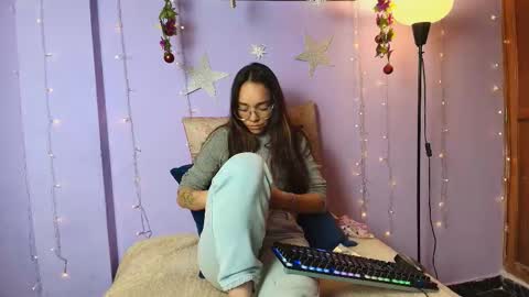 dafnemel online show from 12.22.25