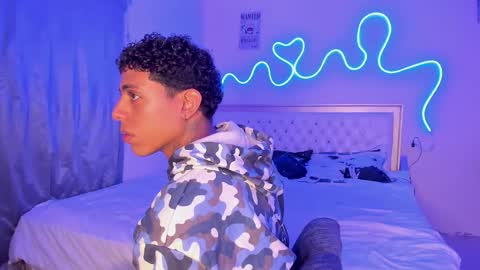 dafnezahiraa  online show from 10.05.25