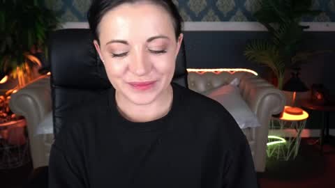 Snapshot of dafni_mon chatting on 04.09.26 Dafni Mon online show from 04.09.26