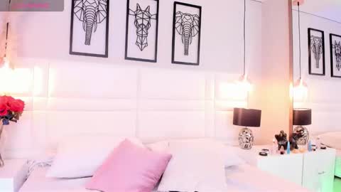 Dafnne online show from 10.18.25