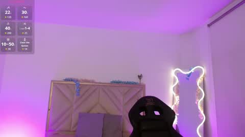 Snapshot of dahia_tay chatting on 10.22.25 dahia  online show from 10.22.25