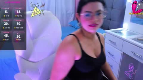 Snapshot of dahian_carter chatting on 12.18.24 Dahian online show from 12.18.24