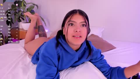 Snapshot of dahiana_cute_ chatting on 12.18.24 Dahiana online show from 12.18.24