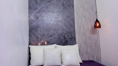  Dahiana   online show from 02.28.25