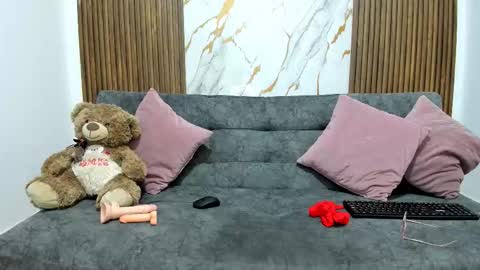 dahianaroa online show from 02.24.26