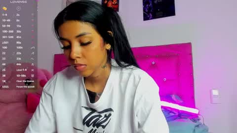Snapshot of dahiangomezz chatting on 06.26.26 online show from 06.26.26