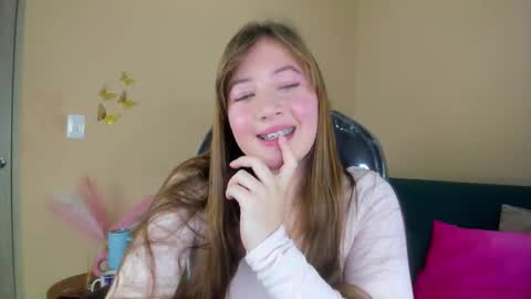 Dahlia online show from 03.04.26