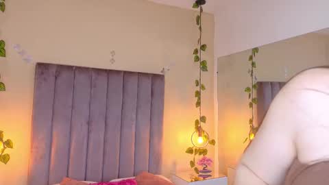 Dahlia online show from 03.21.26