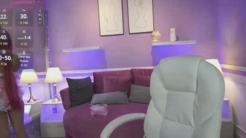 Dahlia Grey online show from 11.05.25