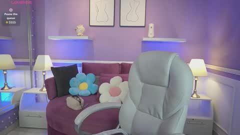 Dahlia Grey online show from 11.22.25