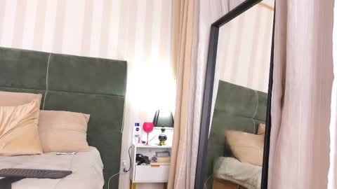 Snapshot of dahliaroses chatting on 10.30.25 Dahlia Rose online show from 10.30.25