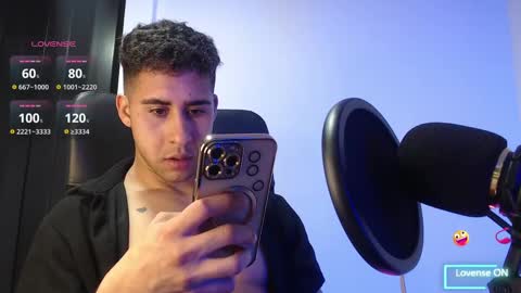 Snapshot of daiki_kt chatting on 02.15.25 Daiki kt online show from 02.15.25