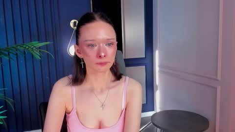 Snapshot of daily_glam chatting on 09.19.25 daily_glam online show from 09.19.25