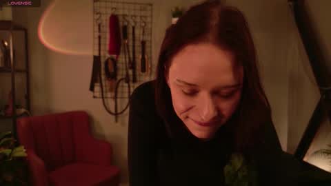 Snapshot of daily_glam chatting on 10.09.25 daily_glam online show from 10.09.25