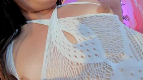Snapshot of daisy__rose chatting on 02.25.25 Dai online show from 02.25.25
