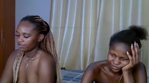 Snapshot of daisy_bunnie chatting on 09.20.25 daisy online show from 09.20.25