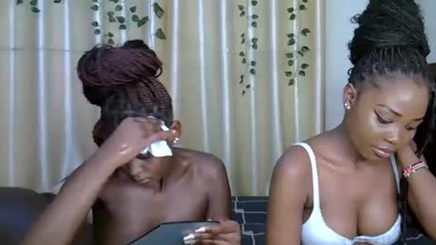 Snapshot of daisy_bunnie chatting on 10.14.25 daisy online show from 10.14.25