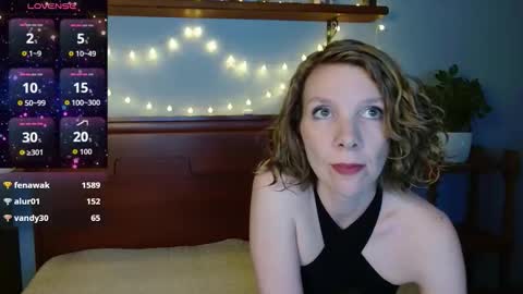 Snapshot of daisy_lovely chatting on 10.27.25 daisy_lovely online show from 10.27.25