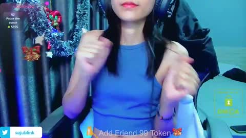 Snapshot of daisybean chatting on 12.23.24 Daisy online show from 12.23.24