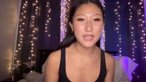 Daisy Kim online show from 02.18.25