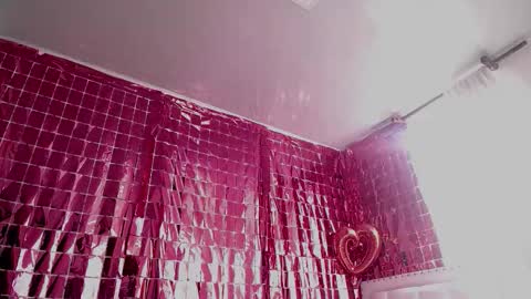 Snapshot of dakota_and_aron chatting on 10.13.25 Dakota and Aron online show from 10.13.25