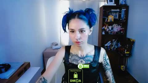 Snapshot of dakota_senju chatting on 12.13.24 Maca online show from 12.13.24