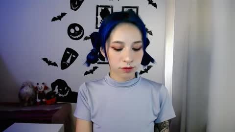 Snapshot of dakota_senju chatting on 10.13.25 Maca online show from 10.13.25