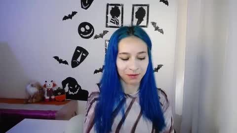 Snapshot of dakota_senju chatting on 10.28.25 Maca online show from 10.28.25