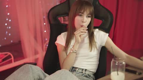dakotaajohnnson online show from 03.12.25