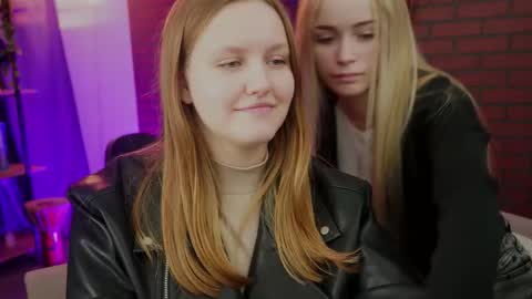 dakotaajohnnson online show from 09.25.25