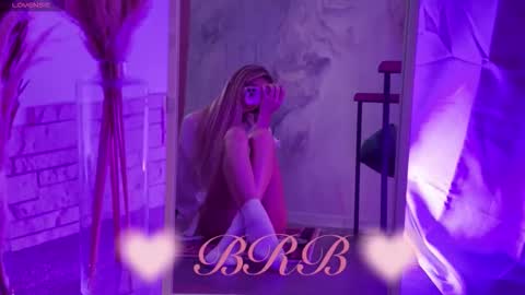 dakotaajohnnson online show from 10.28.25