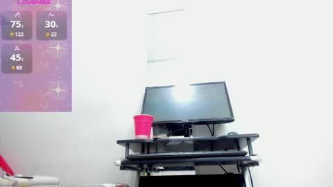 Snapshot of dalia_2 chatting on 12.22.24 Ren online show from 12.22.24