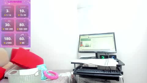 Snapshot of dalia_2 chatting on 12.31.24 Ren online show from 12.31.24