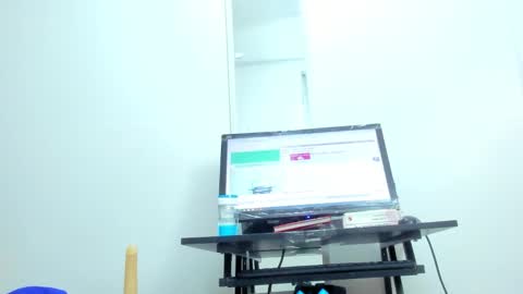 Snapshot of dalia_2 chatting on 02.05.25 Ren online show from 02.05.25