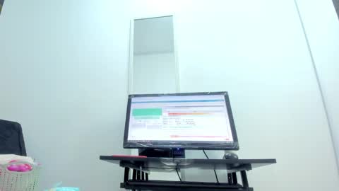 Snapshot of dalia_2 chatting on 02.19.25 Ren online show from 02.19.25
