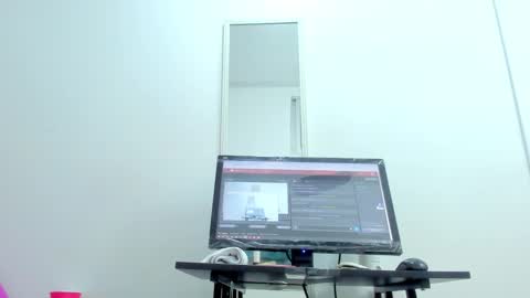 Snapshot of dalia_2 chatting on 02.19.25 Ren online show from 02.19.25