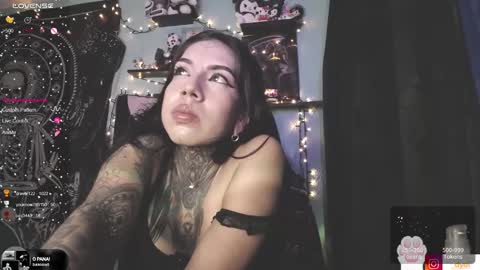 Snapshot of dalia_vorhees chatting on 12.24.24 dalia_vorhees online show from 12.24.24