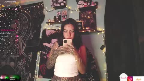 Snapshot of dalia_vorhees chatting on 01.13.25 dalia_vorhees online show from 01.13.25
