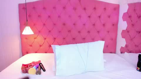 Snapshot of daliascoth chatting on 01.22.25 Dalia online show from 01.22.25