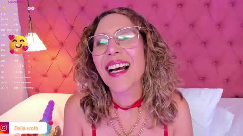 Snapshot of daliascoth chatting on 02.12.25 Dalia online show from 02.12.25