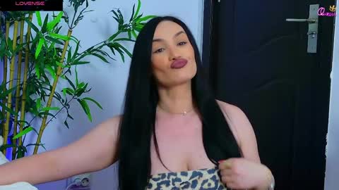 Snapshot of daliyaa_ chatting on 05.11.26 daliyaa_ online show from 05.11.26