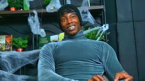 Snapshot of dalton_asher chatting on 10.19.25 dalton_asher online show from 10.19.25