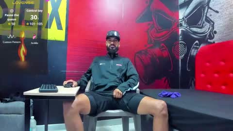 Snapshot of damian_shakur chatting on 09.29.25 damian_shakur online show from 09.29.25