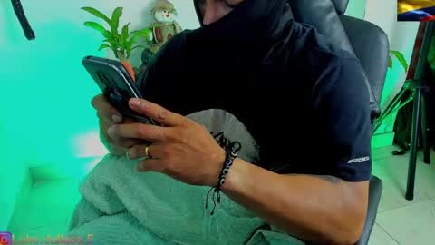 Snapshot of damian_torner chatting on 12.29.24 Damian torner online show from 12.29.24